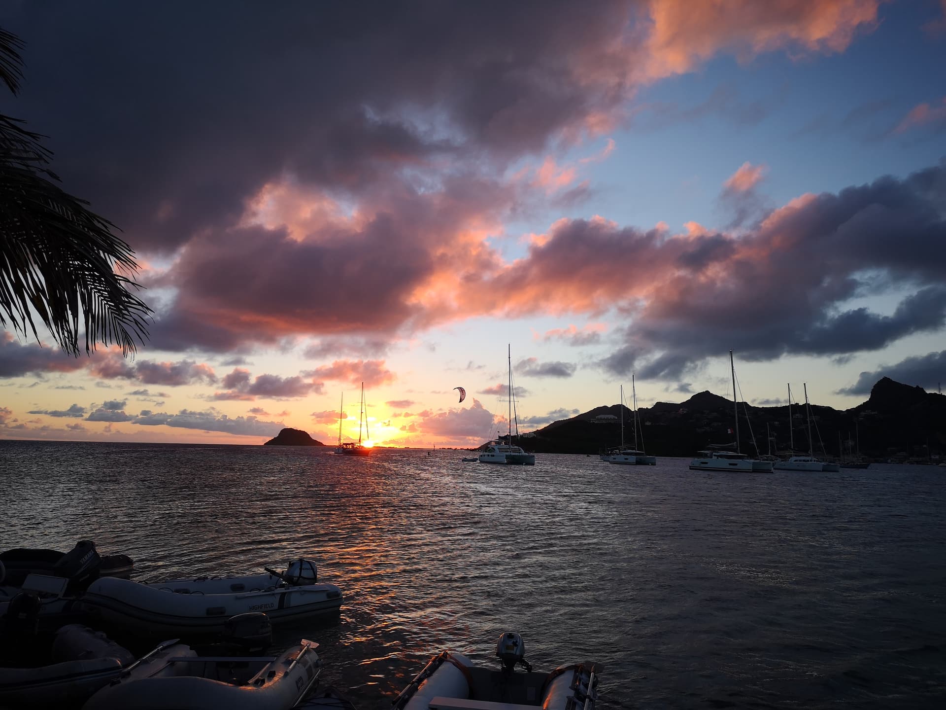 Union Island. Kite Surfers and Happy Island. - Feeling Rosemarie